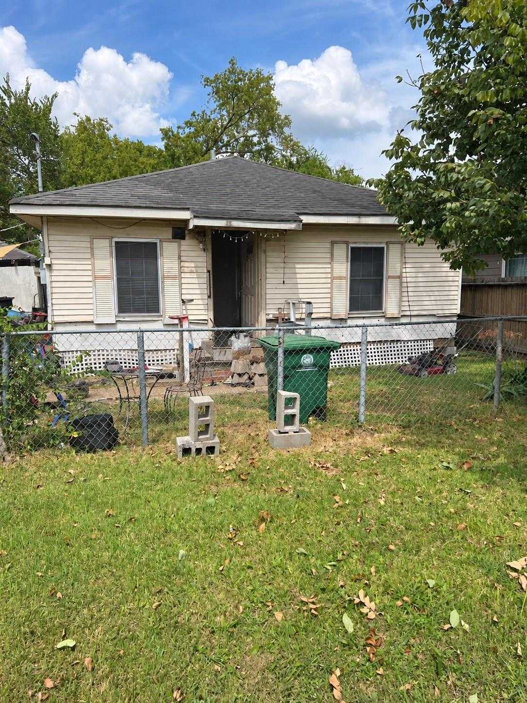 7217 Cowart Street Houston Texas United States, for Sale, residential, Eddie Ferrer, REALTOR®, Central Metro Realty LLc