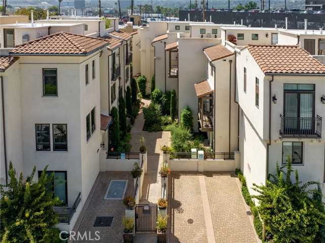 10736 Bloomfield Street Toluca Lake California United States, for Sale, residential, Jennifer Hein, Realty Executives Homes
