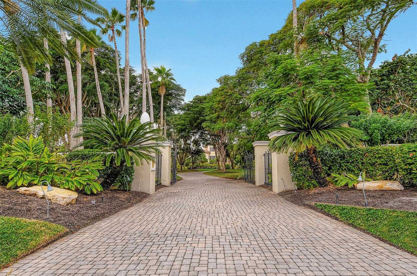 1083 WESTWAY DRIVE Sarasota Florida United States, for Sale, residential, Rigo Rivera, Listify