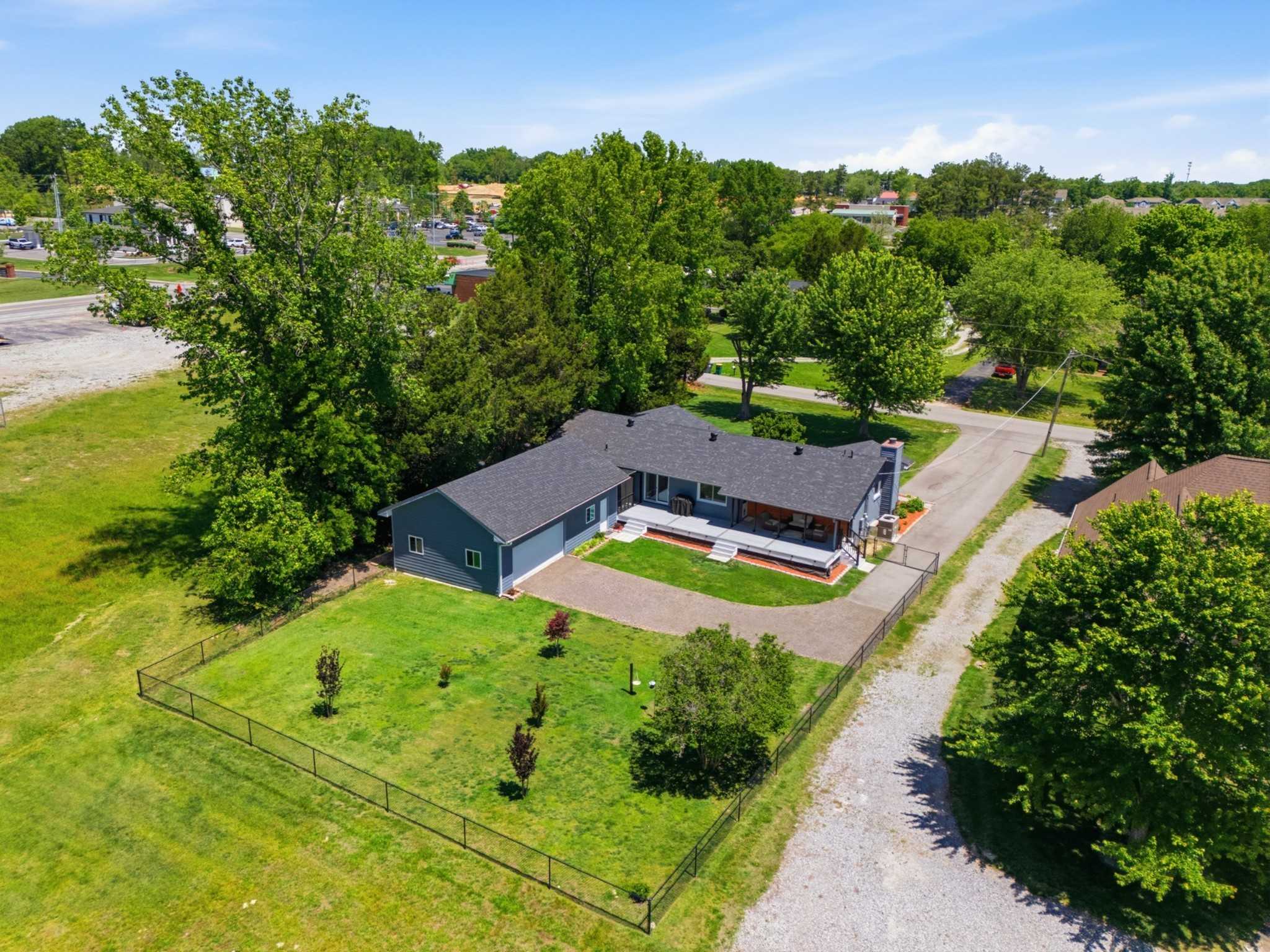 105 Brooklawn Dr White House Tennessee United States, for Sale, residential, Adam Hanes, LPT Realty