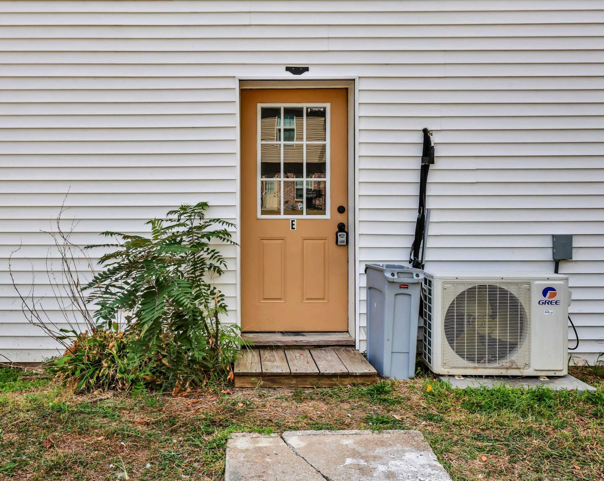 127 Tandy Dr  APT E Clarksville Tennessee United States, for Rent, residential, Rebekah  Sprabary, Sweet Home Realty & Property Management