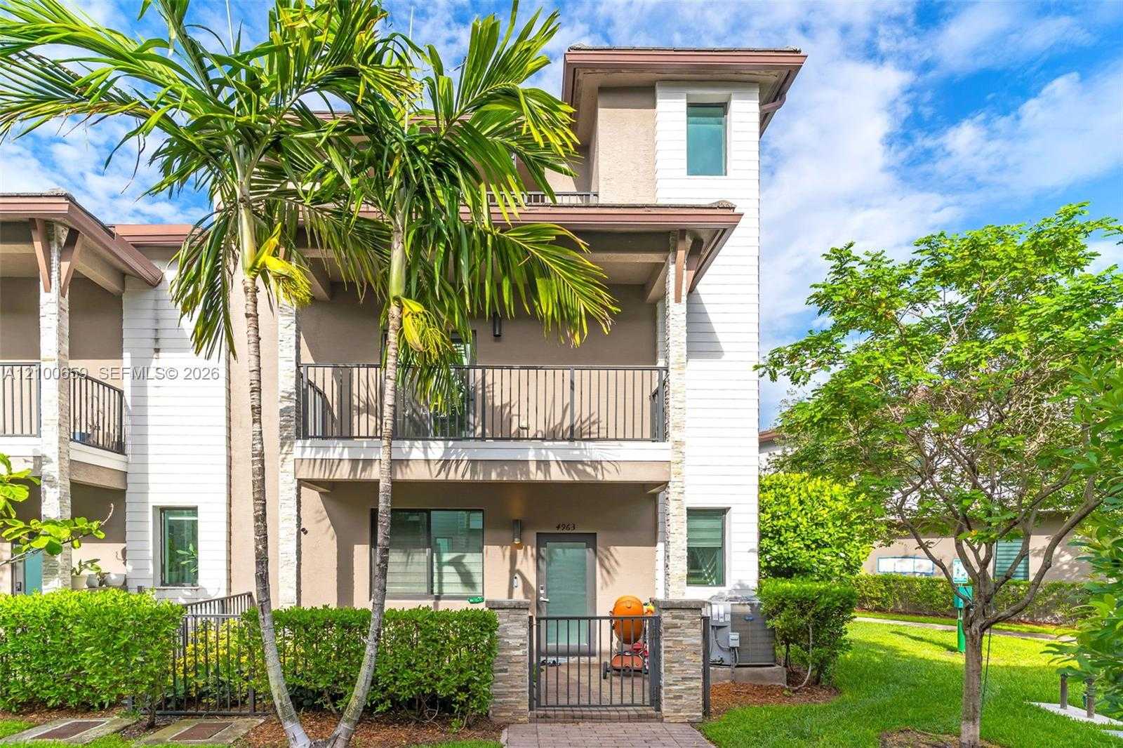4963 NW 83rd Path  APT 4963 Doral Florida United States, for Rent, residential, Roberto Villasmil, Interinvestments Realty, Inc.