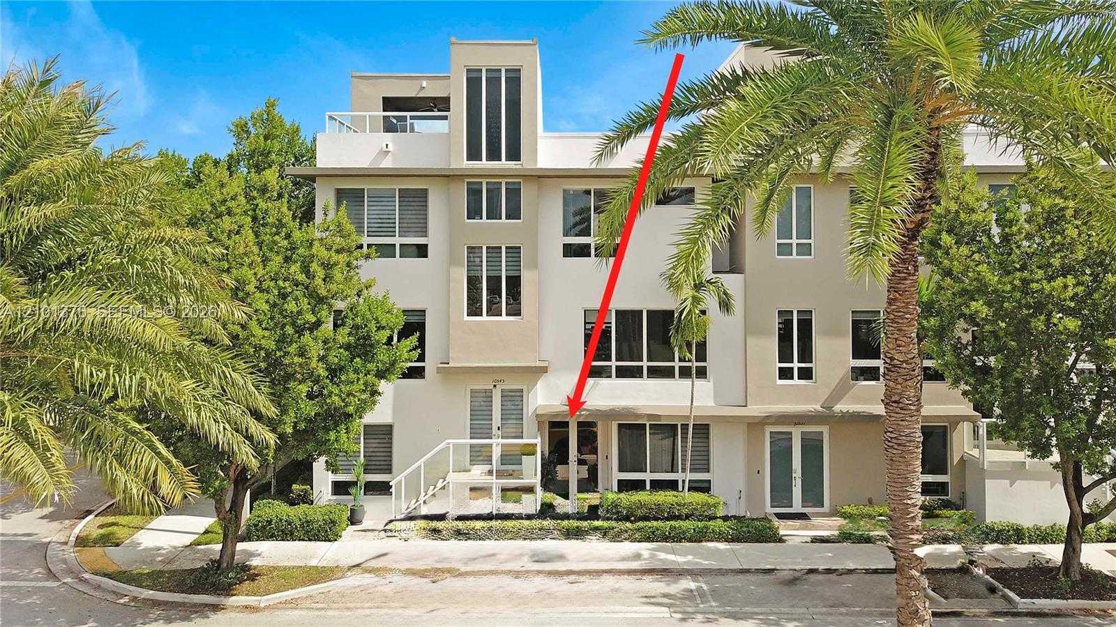 10541 NW 66th St Doral Florida United States, for Rent, residential, Roberto Villasmil, Interinvestments Realty, Inc.