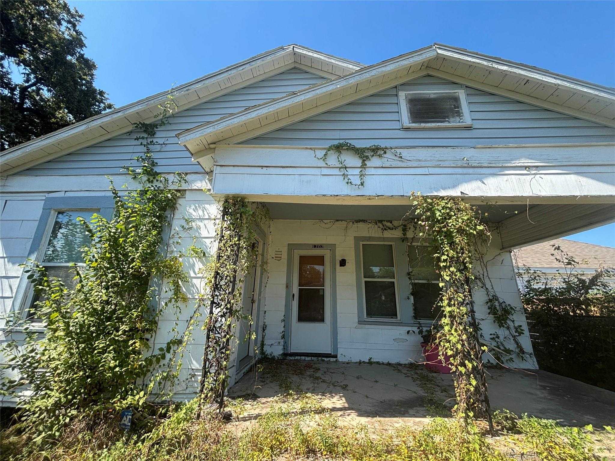 1707 Solo Street Houston Texas United States, for Sale, residential, Eddie Ferrer, REALTOR®, Central Metro Realty LLc