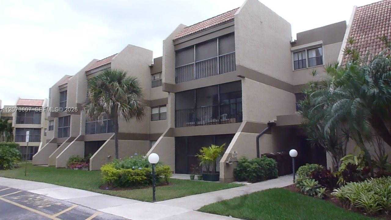 240 Lakeview Dr  APT 109 Weston Florida United States, for Rent, residential, Radmila Mandel, Florida Sky Realty Group