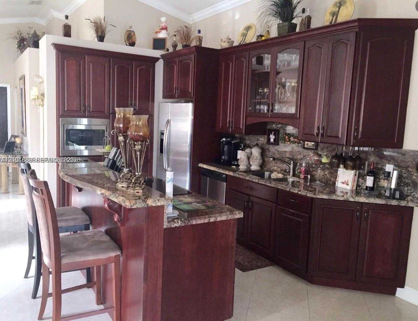 932 Falling Water Rd Weston Florida United States, for Rent, residential, Radmila Mandel, Florida Sky Realty Group
