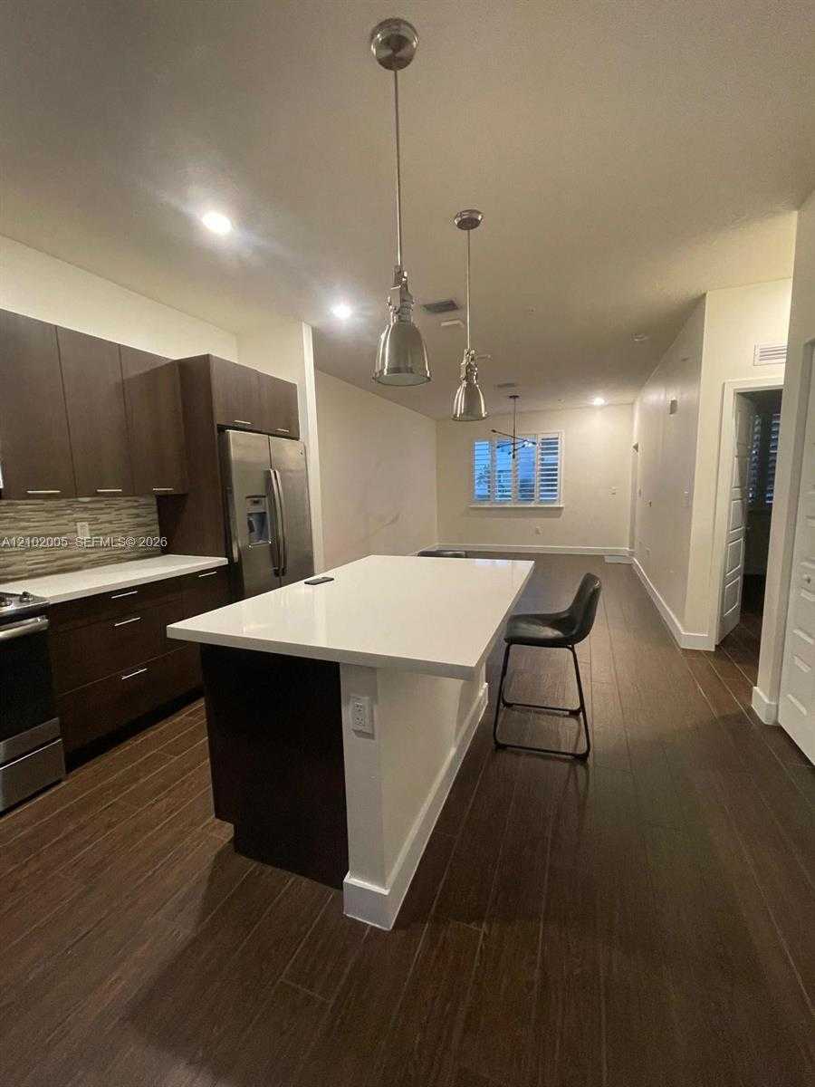 4700 NW 84th Ave  APT 16 Doral Florida United States, for Rent, residential, Roberto Villasmil, Interinvestments Realty, Inc.