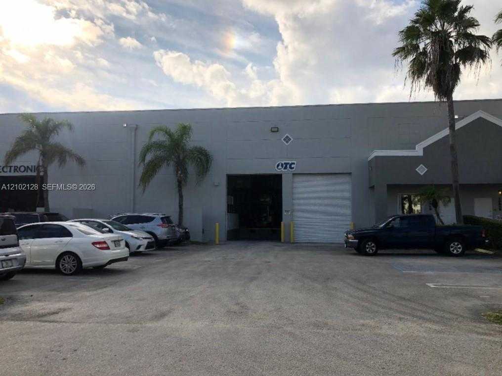 10860 NW 27th St  APT 6-A Doral Florida United States, for Lease, commercial, Roberto Villasmil, Interinvestments Realty, Inc.