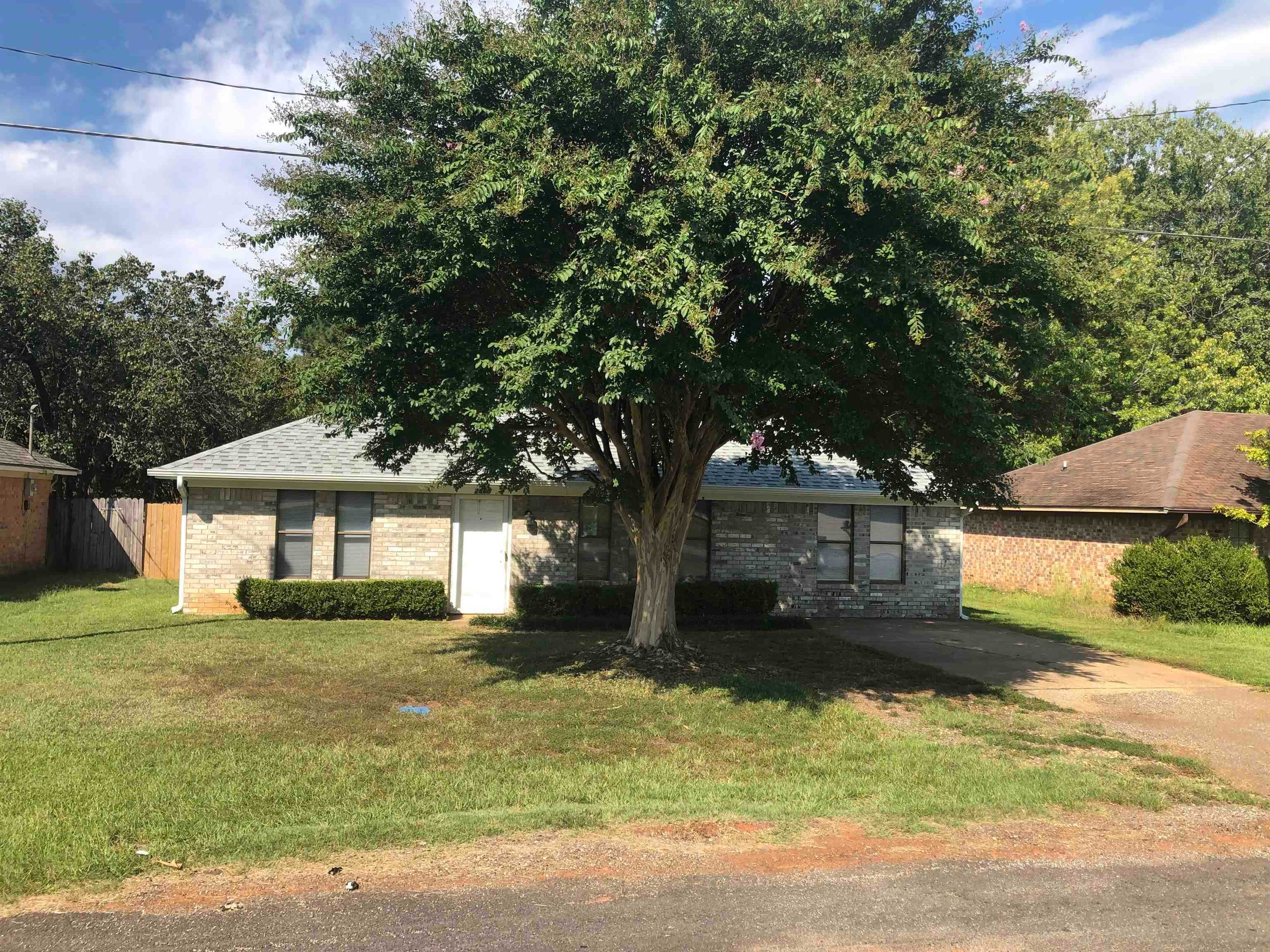 2665 Lori Ln Longview Texas United States, for Sale, residential,  , Drake Chapman Real Estate, Brokerage