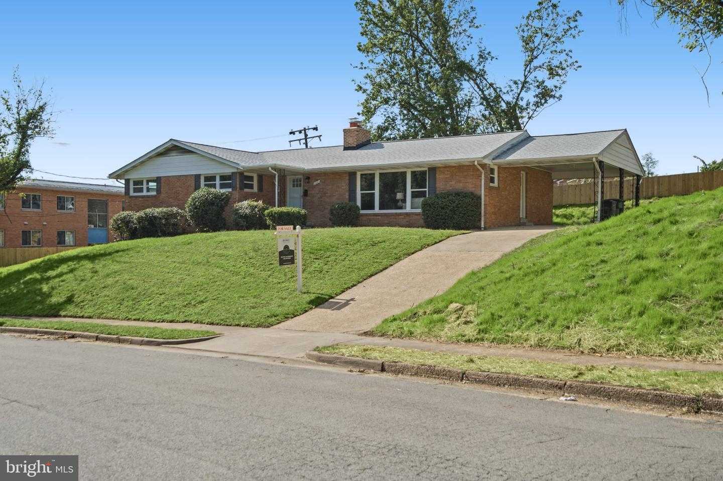120 LONGVIEW DRIVE Alexandria Virginia United States, for Sale, residential,  , The Holly Group