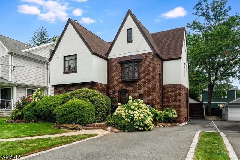 28 S Mountain Rd Millburn Twp. New Jersey United States, for Sale, residential, Sandi Chung, Keller Williams Premier Properties