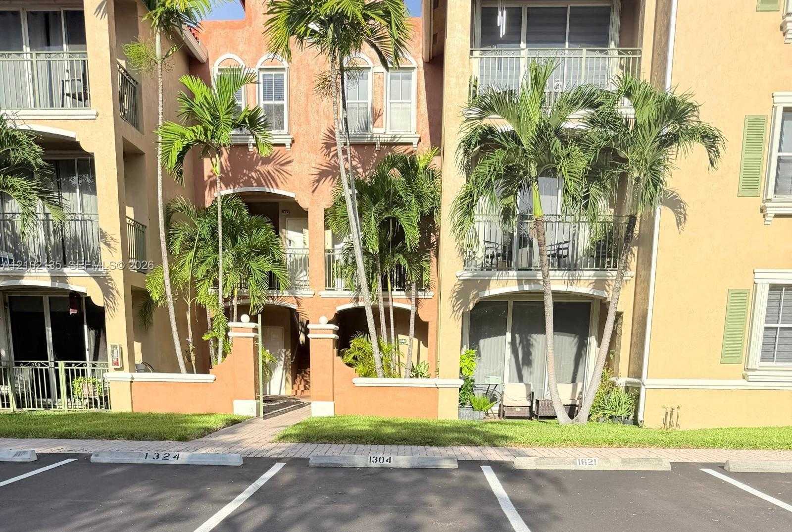 6420 NW 114th Ave  APT 1304 Doral Florida United States, for Rent, residential, Roberto Villasmil, Interinvestments Realty, Inc.