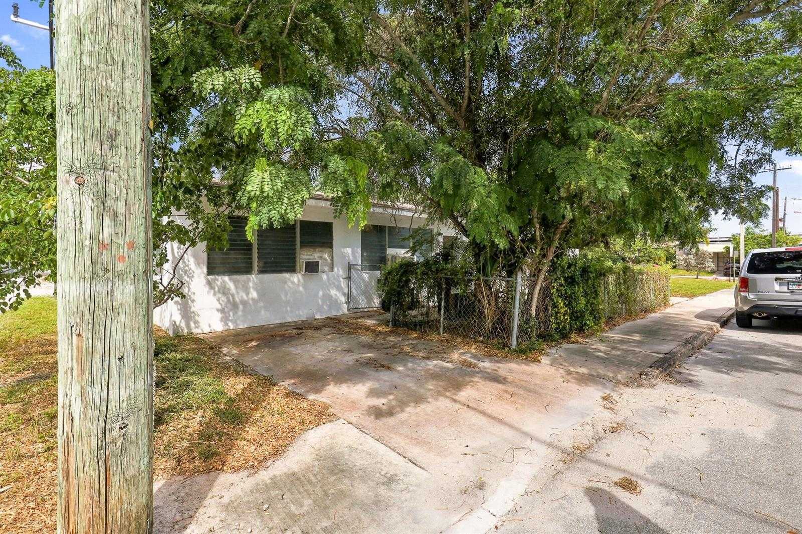 1208 3RD Avenue  Florida United States, for Sale, residential,  , Phoenix Realtors LLC