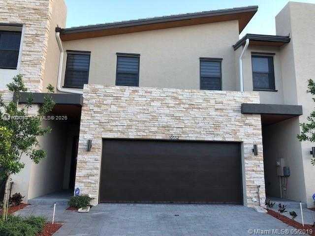 10552 NW 78th Ter Doral Florida United States, for Rent, residential, Roberto Villasmil, Interinvestments Realty, Inc.