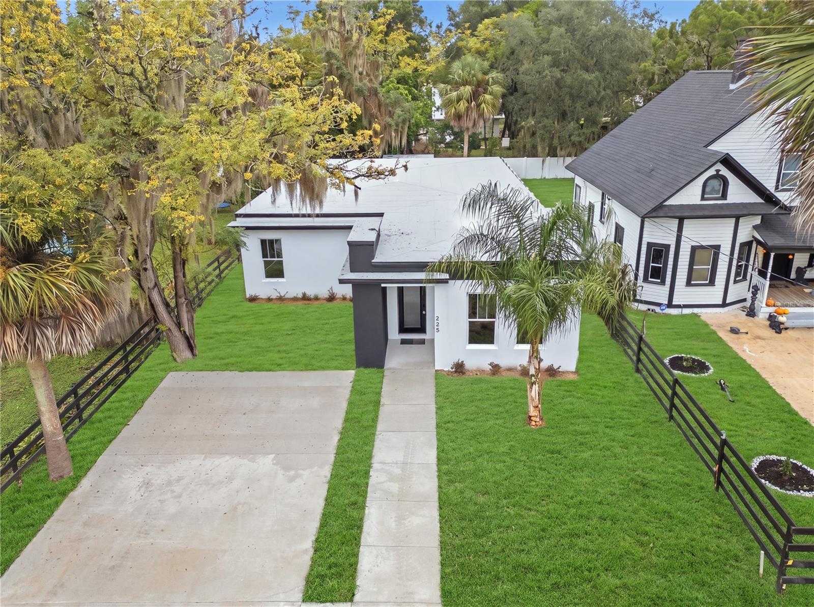225 E HYDE PARK AVENUE Eustis Florida United States, for Sale, residential,  , Success Home Sales