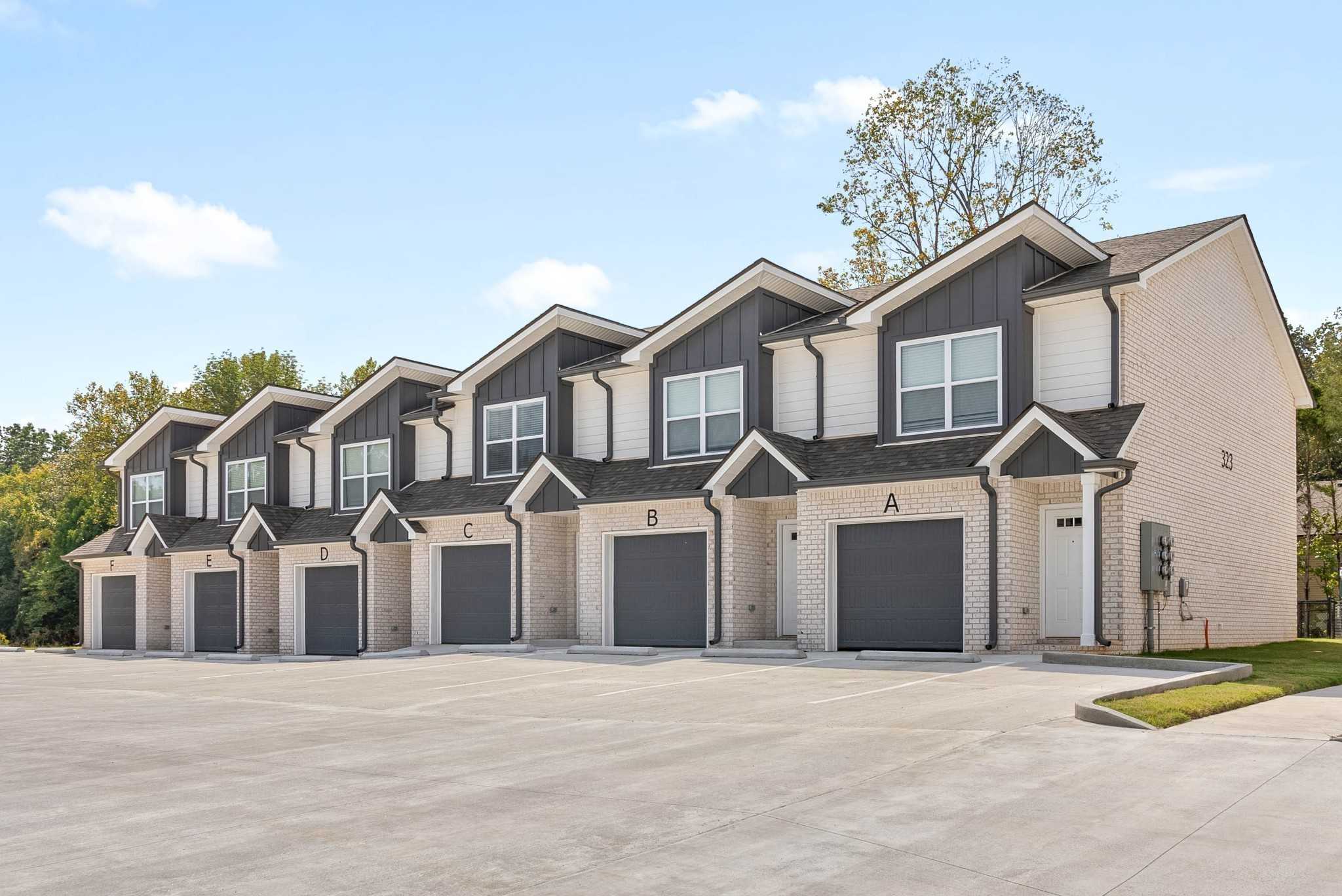 321 Longshadow Trl  APT E Clarksville Tennessee United States, for Rent, residential, Rebekah  Sprabary, Sweet Home Realty & Property Management