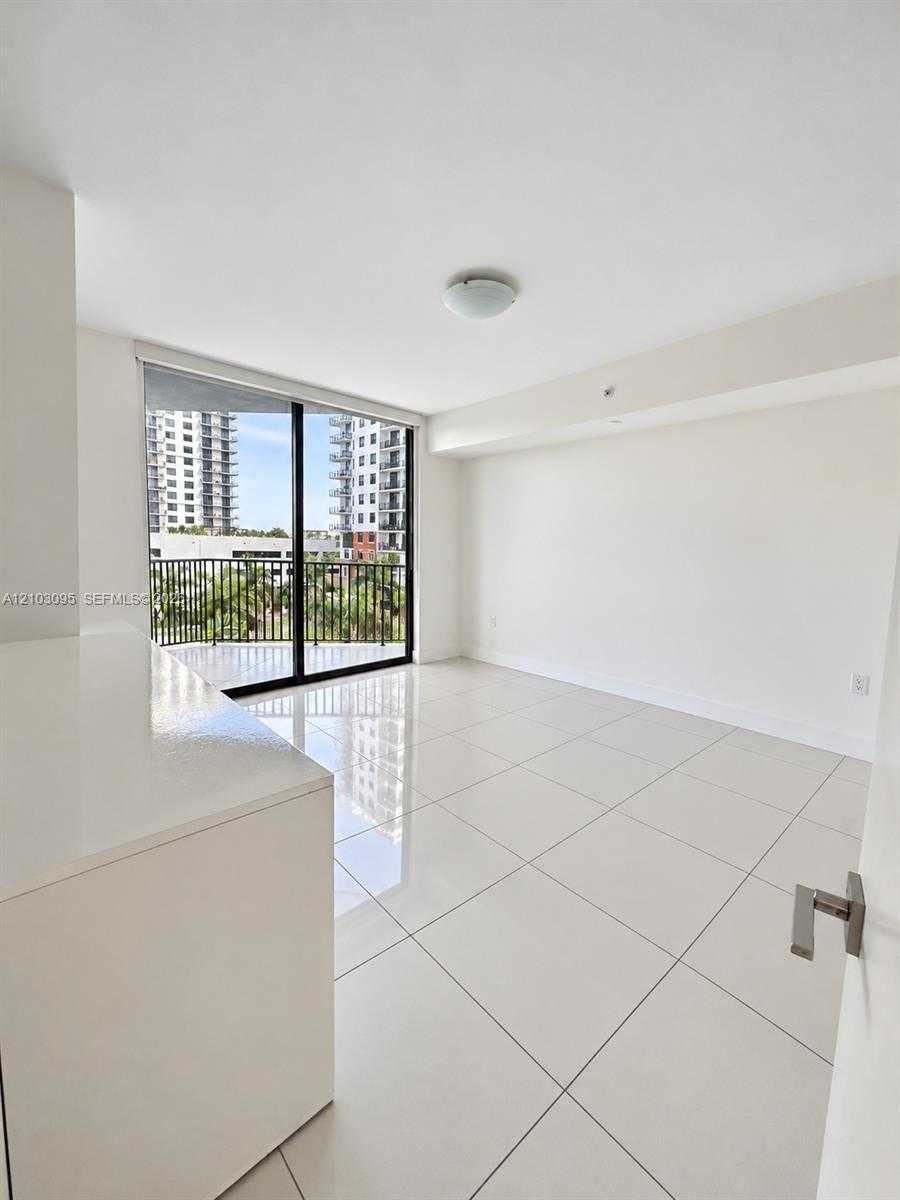 5252 NW 85th Ave  APT 309 Doral Florida United States, for Sale, residential, Roberto Villasmil, Interinvestments Realty, Inc.