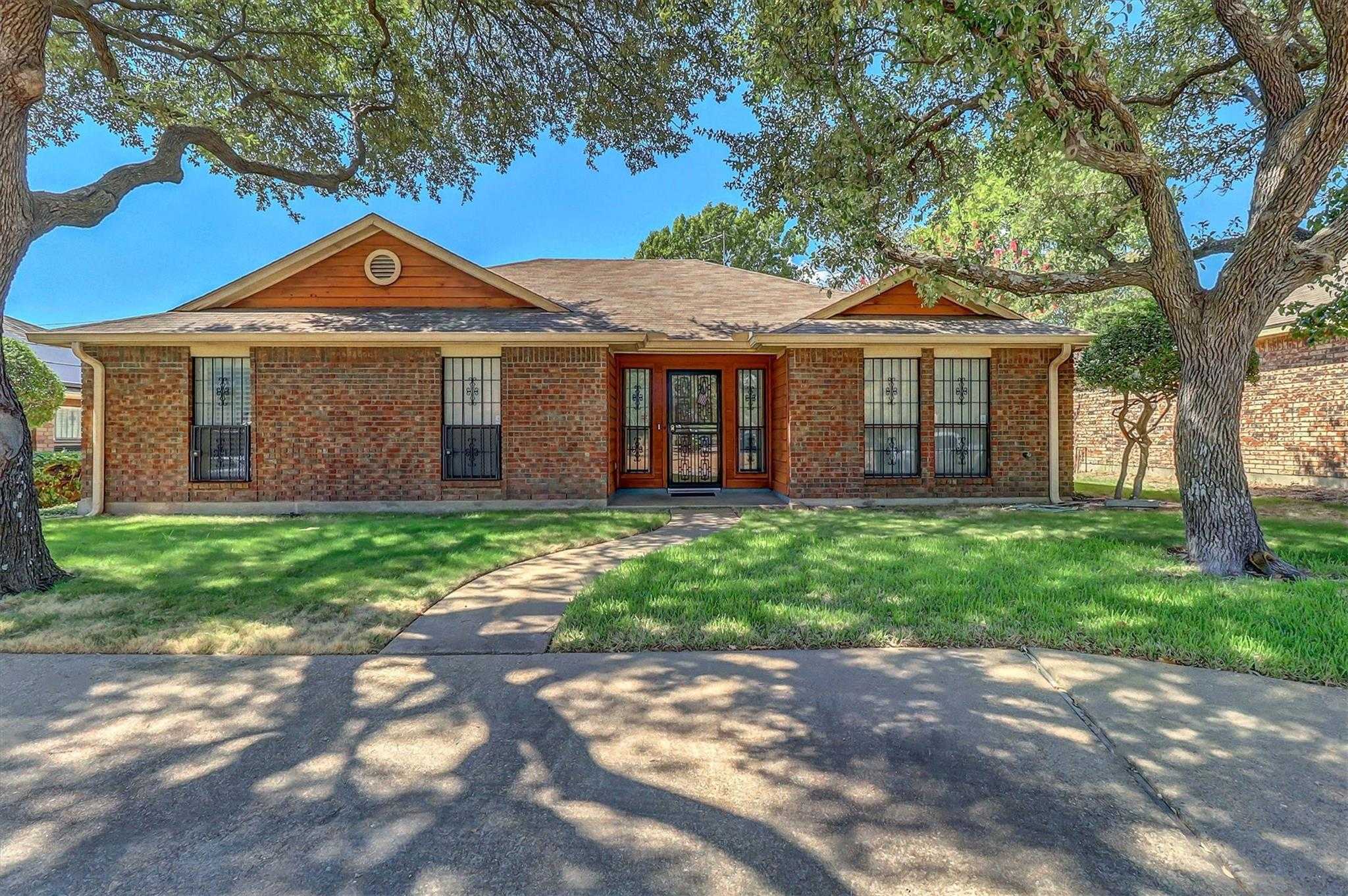 5235 Clover Haven Street Dallas Texas United States, for Sale, residential, , Global Realty