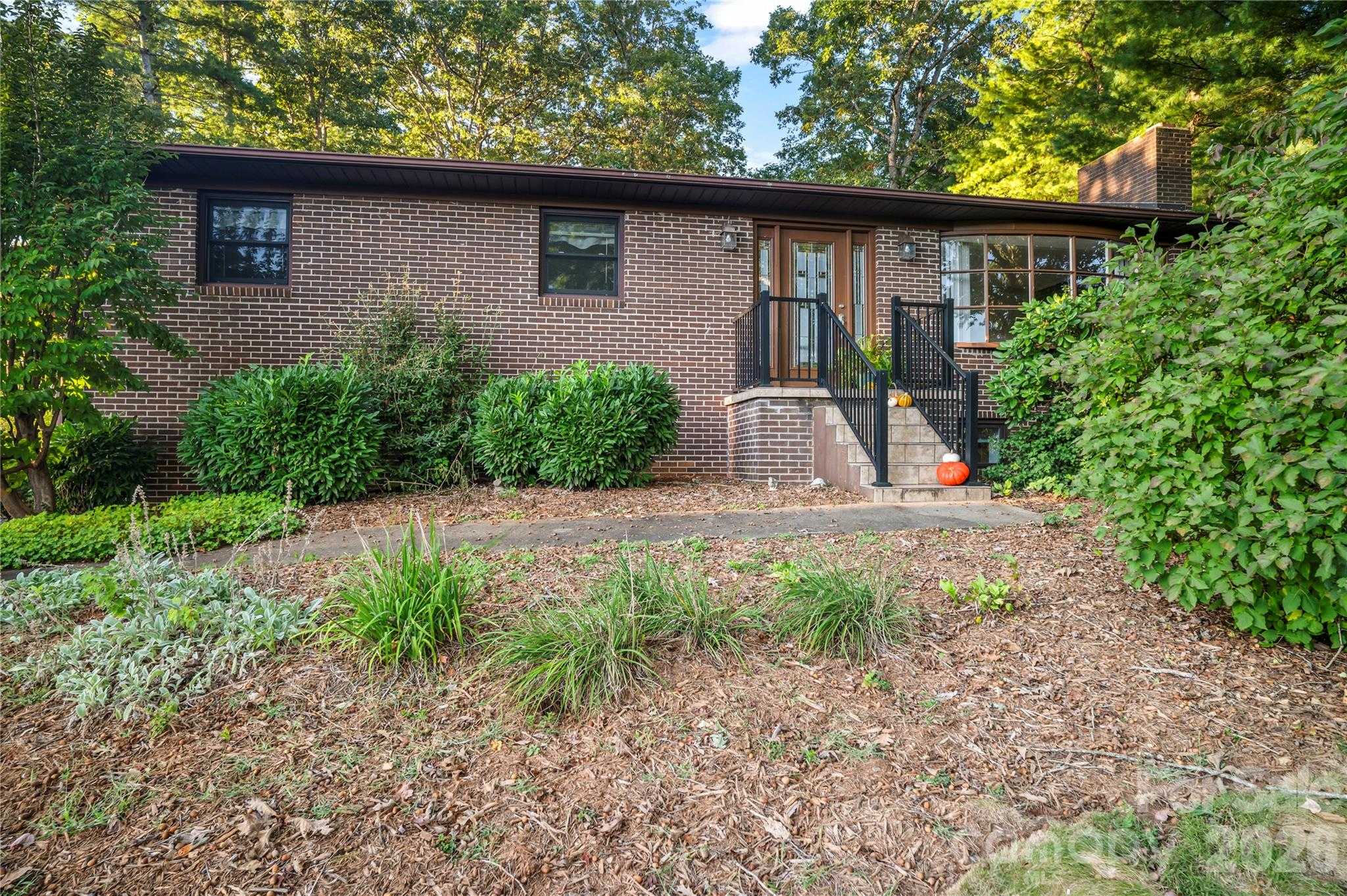 9 Fullam Drive Arden North Carolina United States, for Sale, residential, Toby Davis, RE/MAX RESULTS REALTY