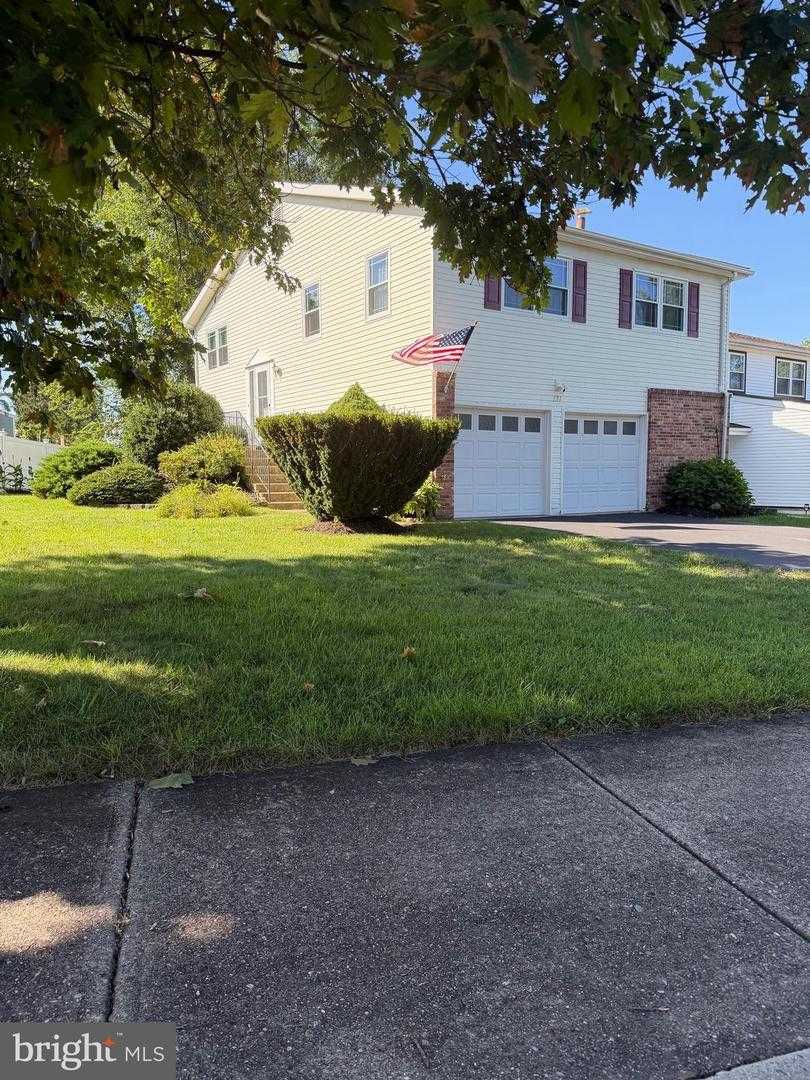 131 CHESAPEAKE DRIVE Newtown Pennsylvania United States, Sold, residential, , Market Force Realty