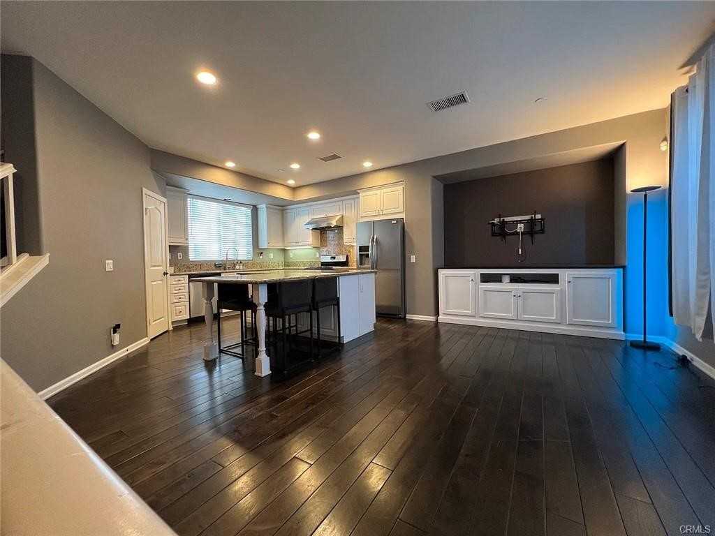 1752 Grand Avenue APT 2 Long Beach California United States, for Rent, residential, Roselia Pena Iniguez, Source Funding