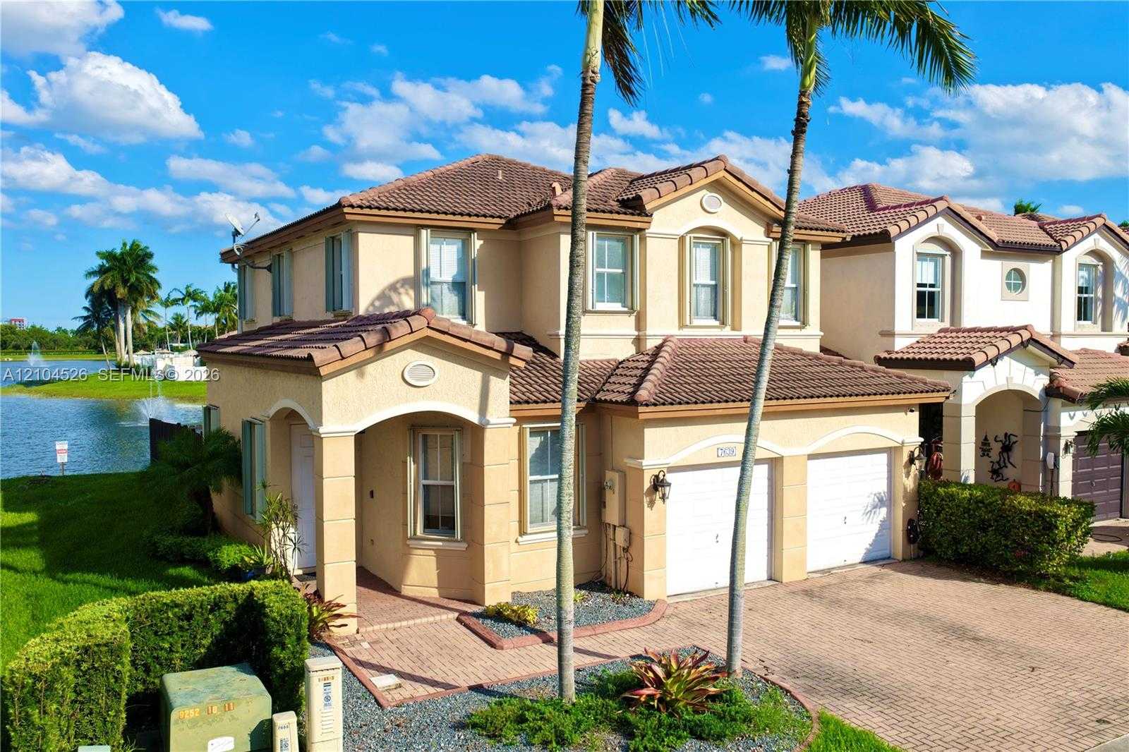 7639 NW 113th Path Doral Florida United States, for Rent, residential, Roberto Villasmil, Interinvestments Realty, Inc.
