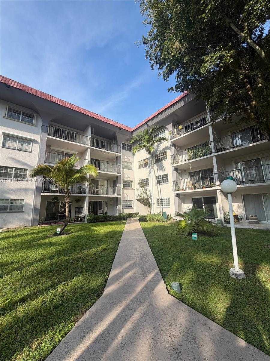 8107 SW 72nd Ave  APT 201E Miami Florida United States, for Rent, residential, Sandra Benkahla, The 305 Agency