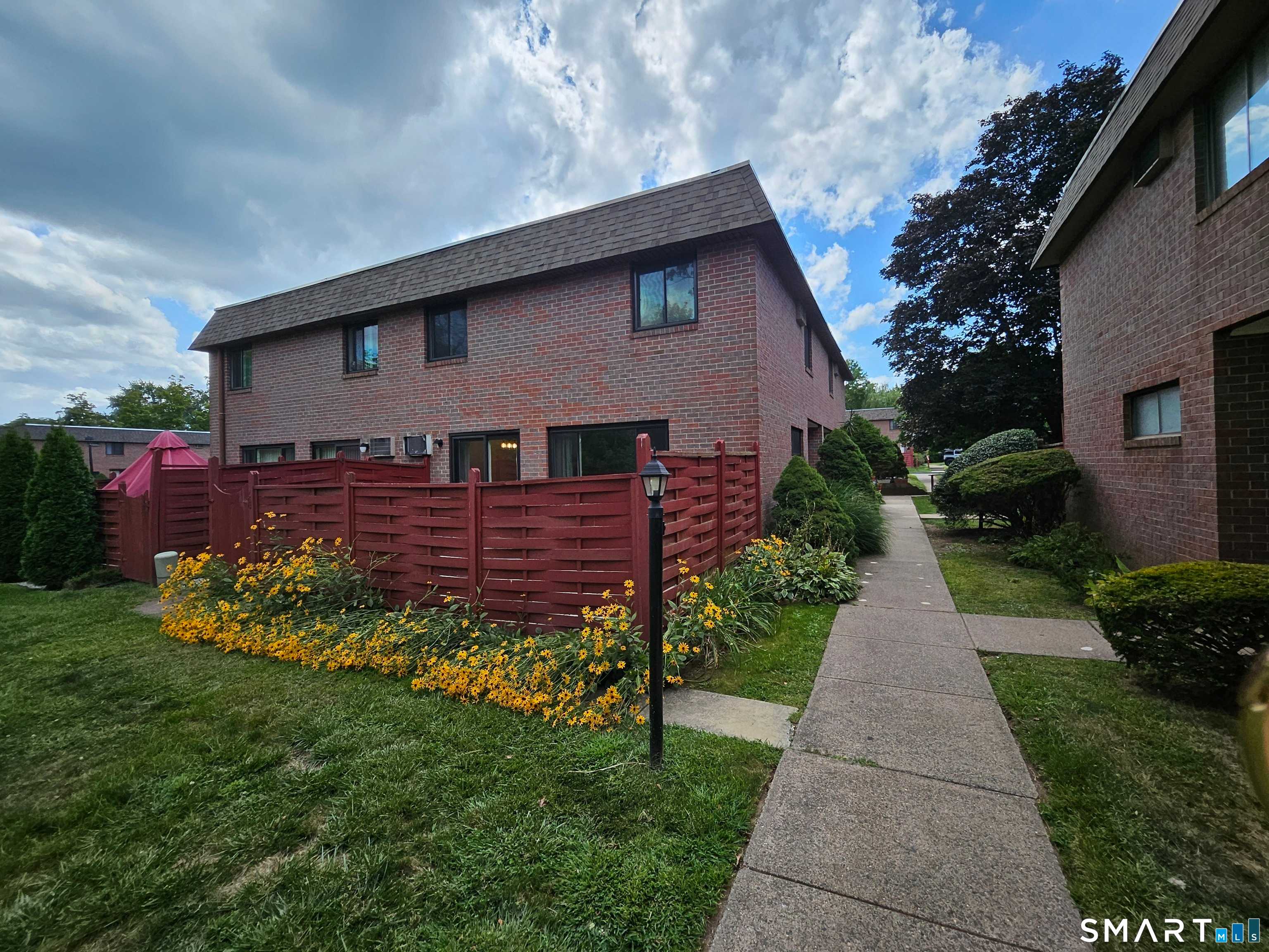 21 Sharon Lane APT 21 Wethersfield Connecticut United States, for Rent, residential, Benny Cabrera Jr., Eagle Eye Realty