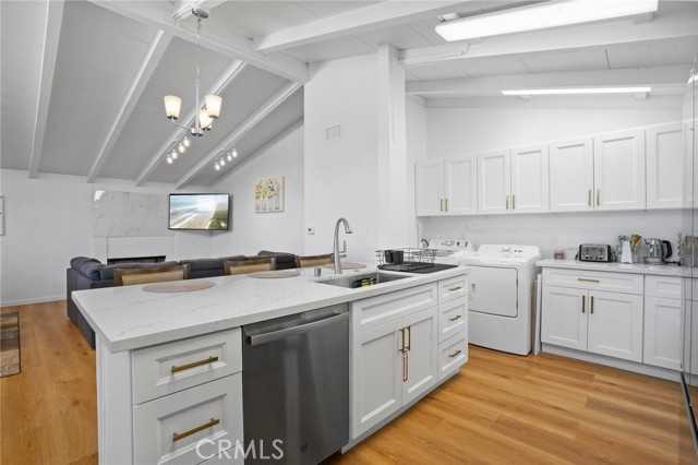 6440 Jumilla Avenue Woodland Hills California United States, for Rent, residential, Demo Agent, InCom Real Estate - New Demo Office