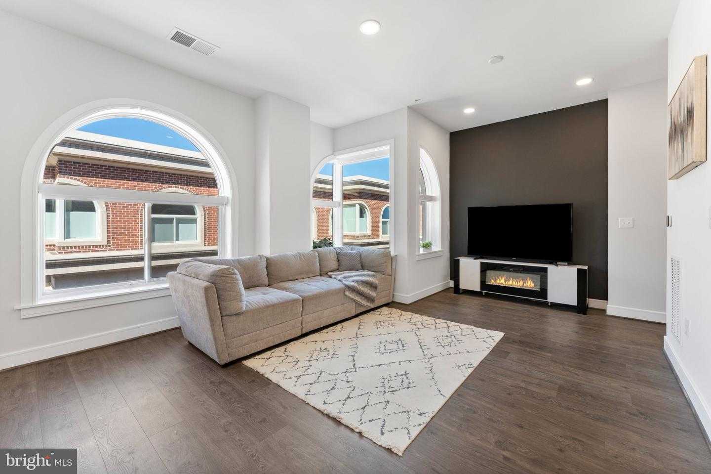 635 SLATERS LANE APT 405 Alexandria Virginia United States, for Sale, residential,  , The Holly Group