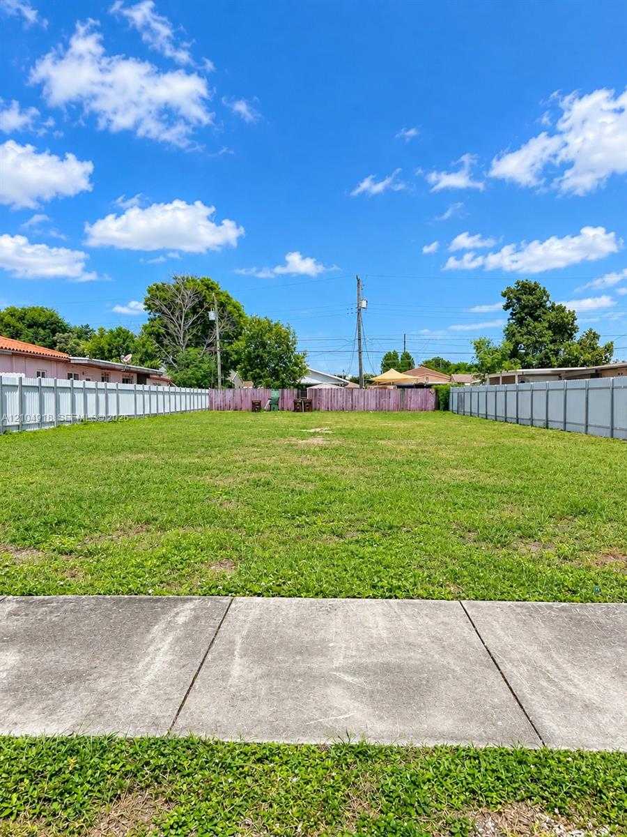 941 E 31st St Hialeah Florida United States, for Sale, commercial,  , Phoenix Realtors LLC