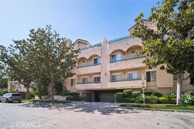 10659 Bloomfield Street Toluca Lake California United States, for Sale, residential, Debi Durzi, Pinnacle Estate Properties, Inc.