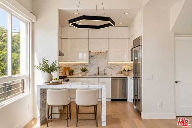 438 Arnaz Drive APT 106 Los Angeles California United States, for Sale, residential,  , InCom Real Estate - New Office