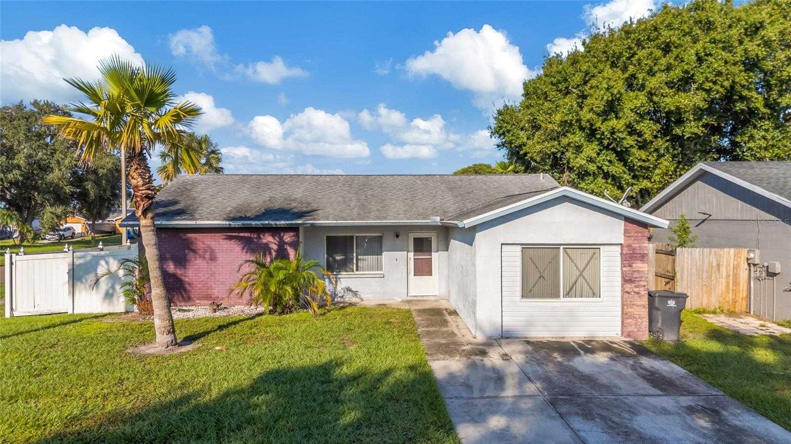 1002 PINE RIDGE CIRCLE Brandon Florida United States, for Sale, residential,  , The Mount Dora Group 