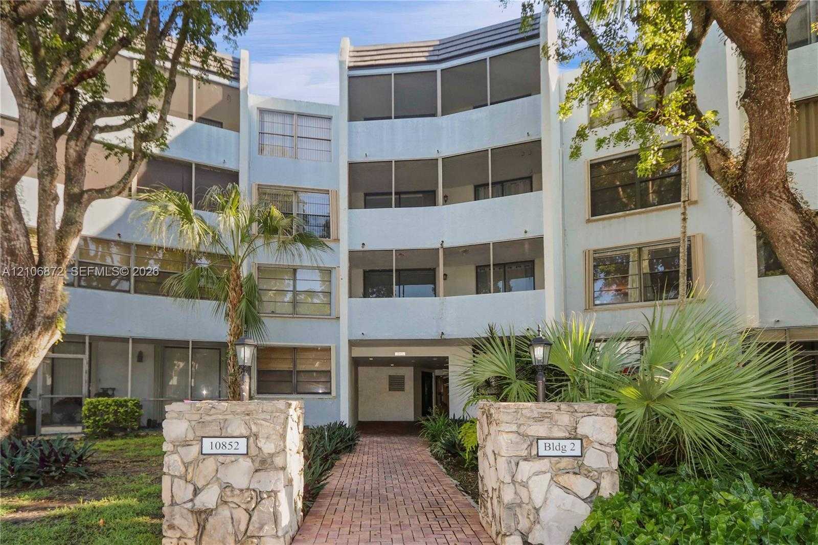 10852 N Kendall Dr  APT 103 Miami Florida United States, for Sale, residential,  , INCOM OFFICE EXAMPLE
