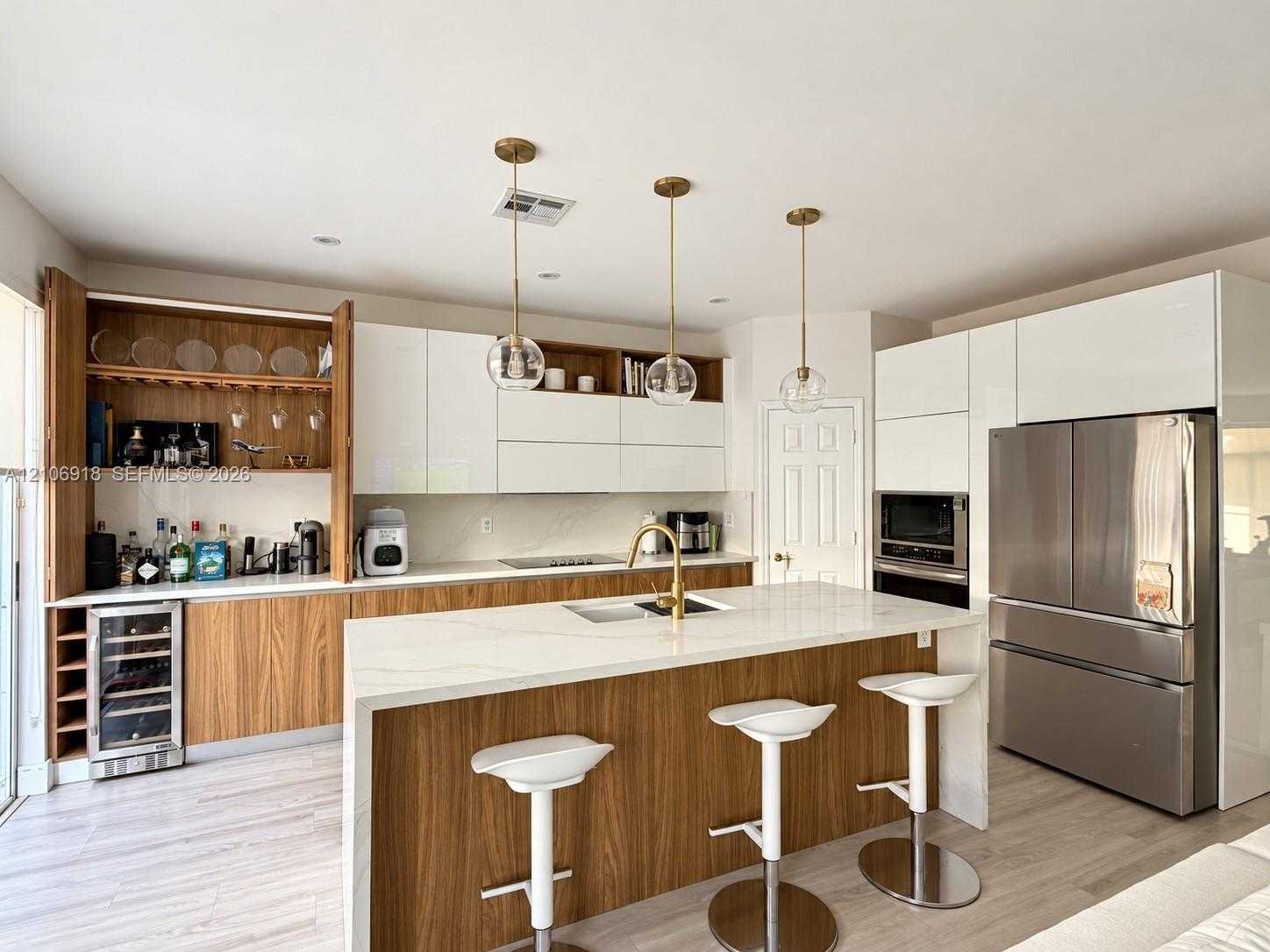 5747 NW 113th Ave Doral Florida United States, for Sale, residential, Roberto Villasmil, Interinvestments Realty, Inc.