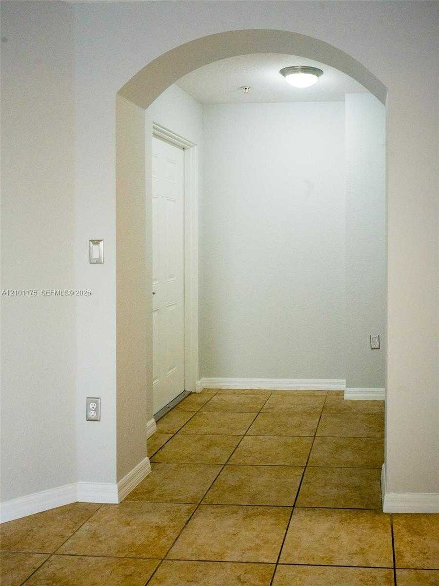 Street information unavailable  APT 211 Doral Florida United States, for Rent, residential, Roberto Villasmil, Interinvestments Realty, Inc.