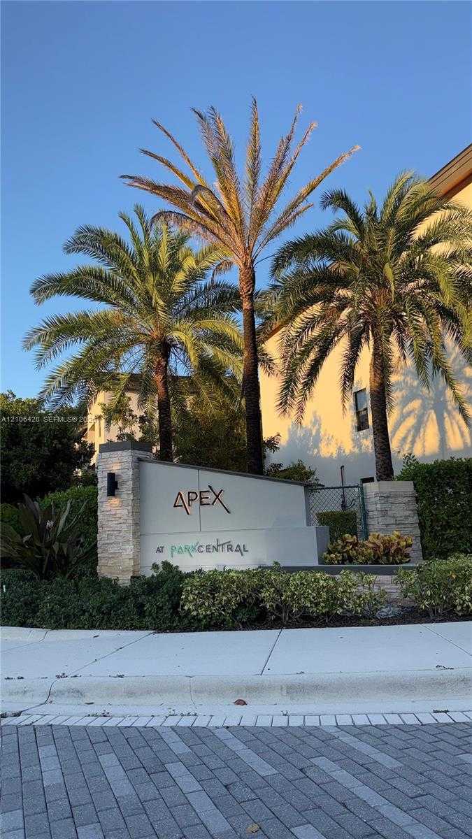 8195 NW 104th Ave  APT 4 Doral Florida United States, for Rent, residential, Roberto Villasmil, Interinvestments Realty, Inc.