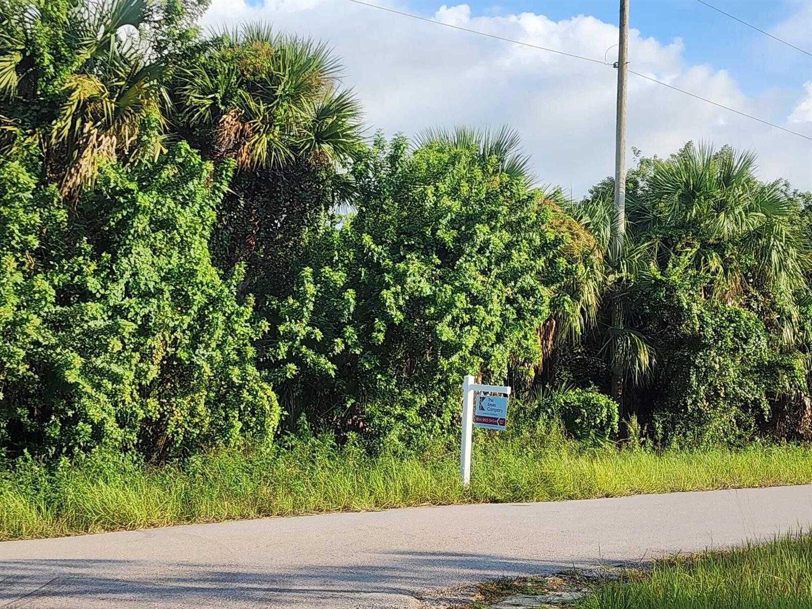 539 OSAGE Avenue Lehigh Acres Florida United States, for Sale, commercial,  , Phoenix Realtors LLC