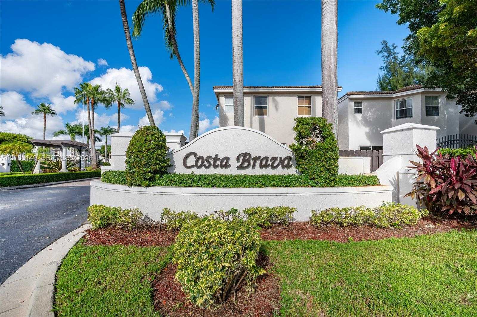 4865 NW 108th Path Doral Florida United States, for Sale, residential,  , Phoenix Realtors LLC
