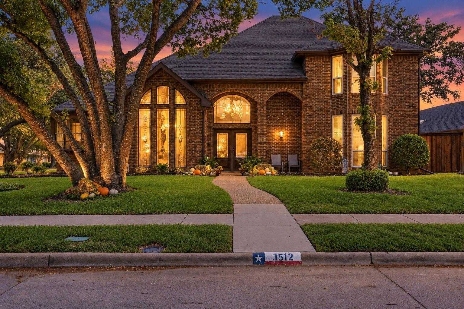 3512 Wilshire Drive Plano Texas United States, for Sale, residential, Joyce Kelly, Hummingbird Realty