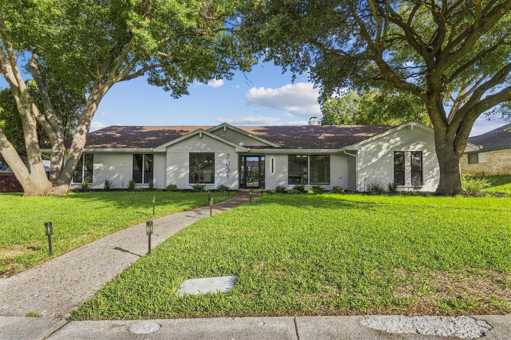 7031 Hunters Ridge Drive Dallas Texas United States, for Sale, residential, Joyce Kelly, Hummingbird Realty