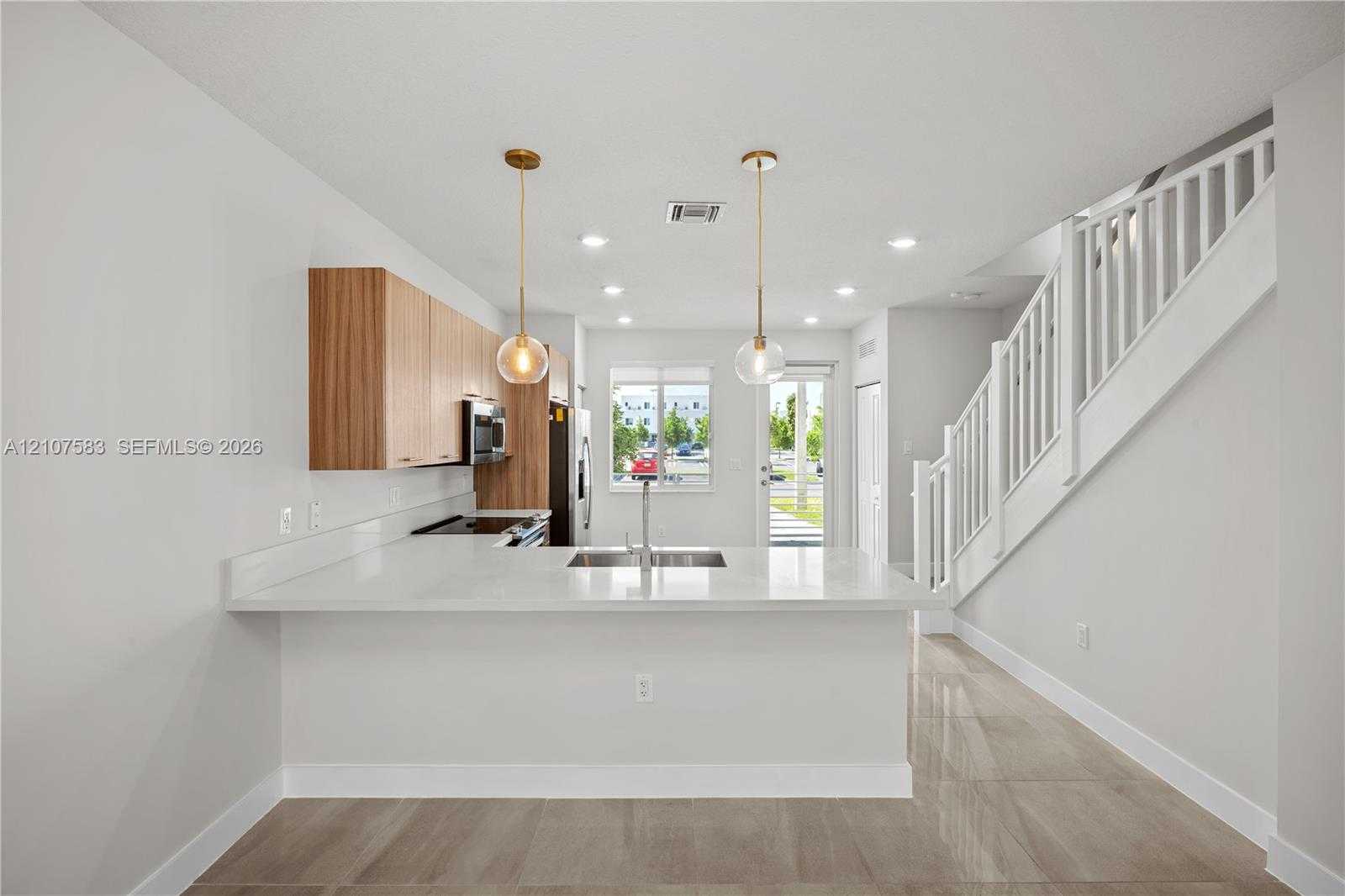 10270 NW 66th St  APT 110 Doral Florida United States, for Rent, residential, Roberto Villasmil, Interinvestments Realty, Inc.