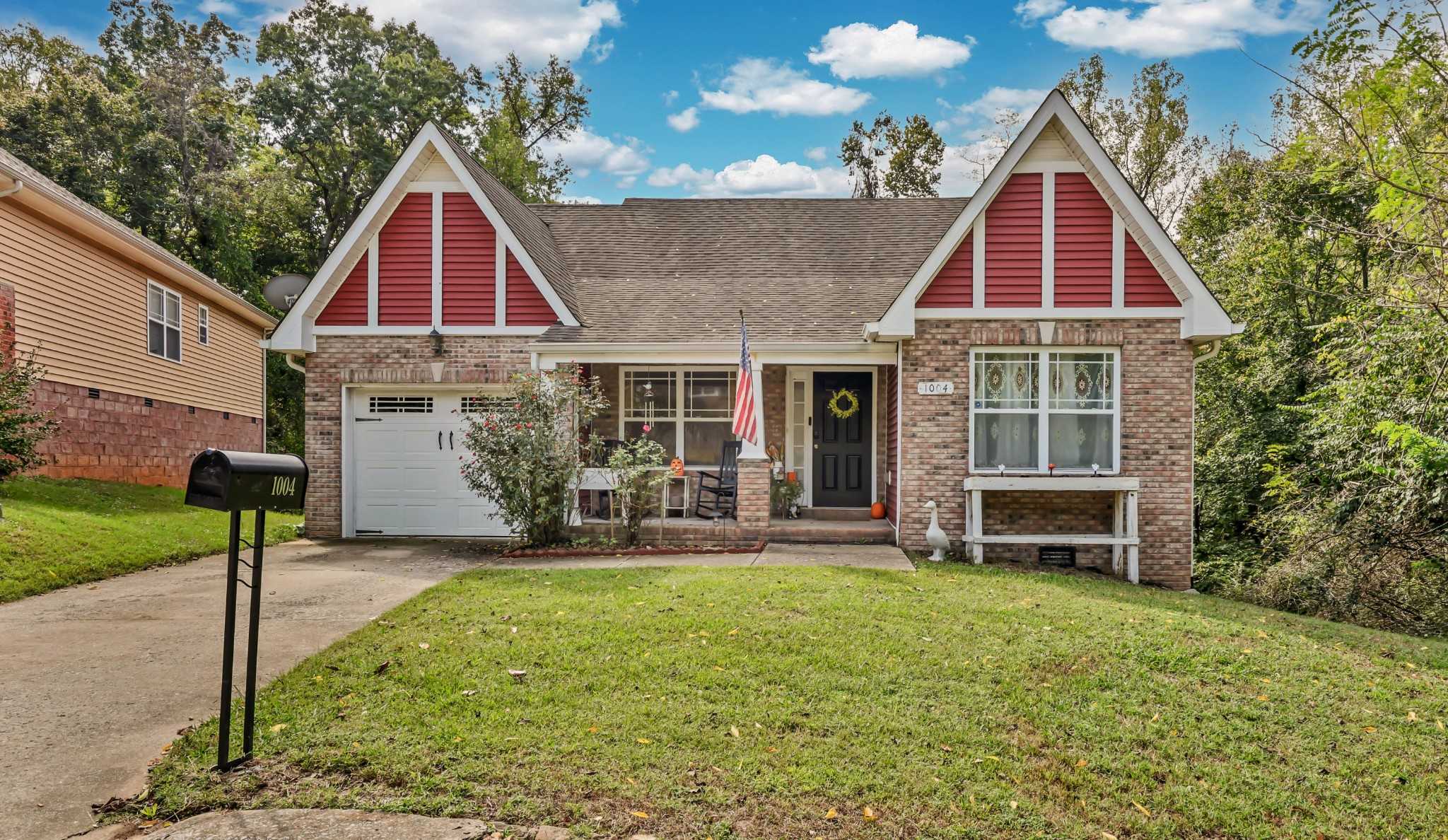 1004 Sunset Dr Clarksville Tennessee United States, for Sale, residential, Rebekah  Sprabary, Sweet Home Realty & Property Management