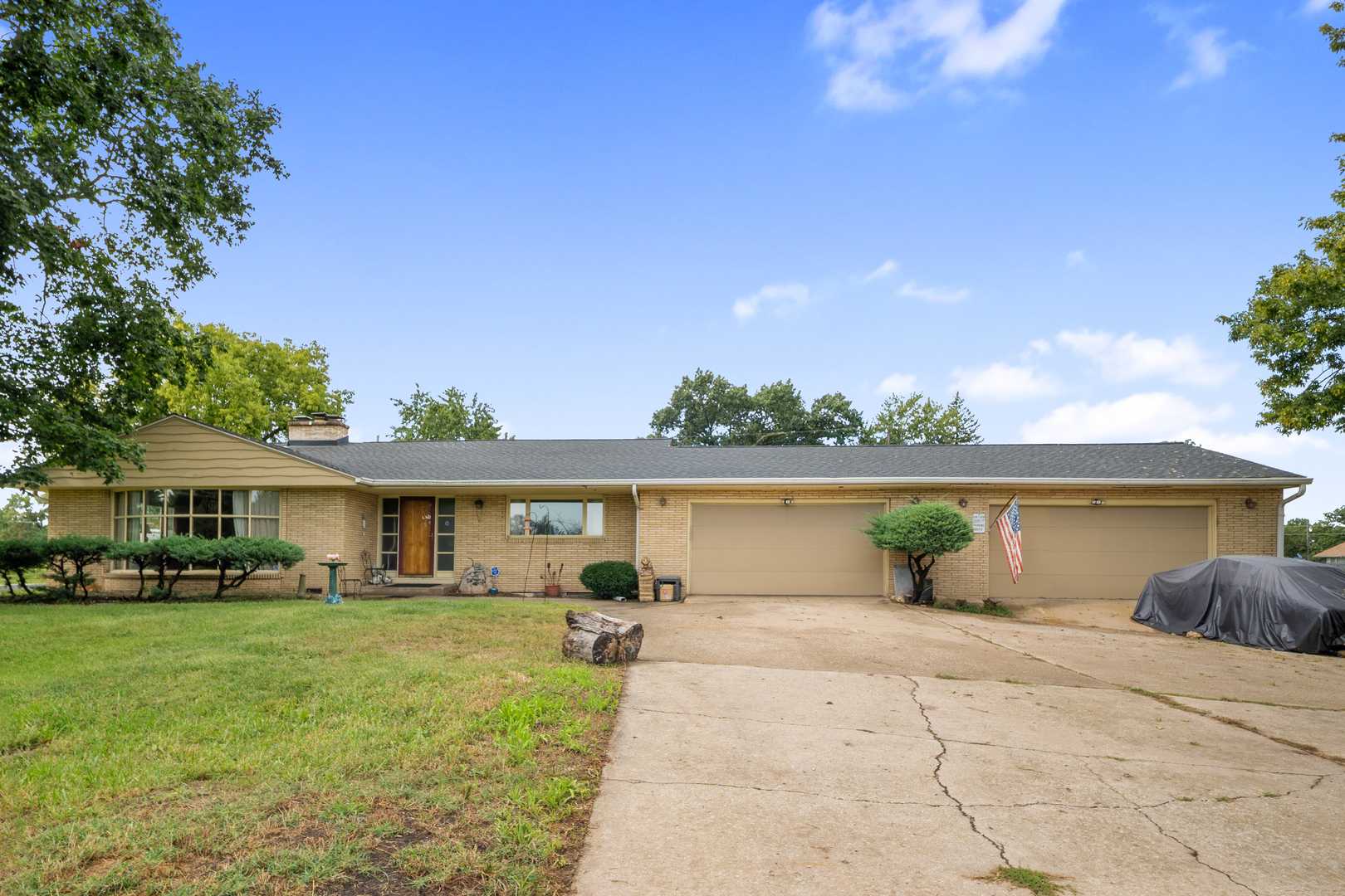 400 Sugar Creek Drive Joliet Illinois United States, for Sale, residential,  , Alpha 7 Realty