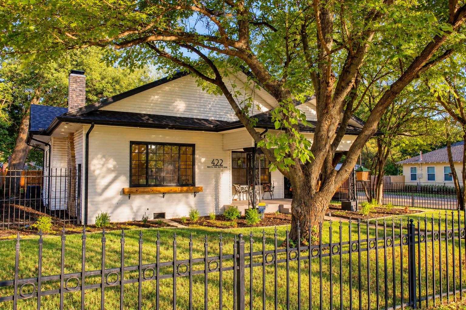 422 S Oak Cliff Boulevard Dallas Texas United States, for Sale, residential, Joyce Kelly, Hummingbird Realty