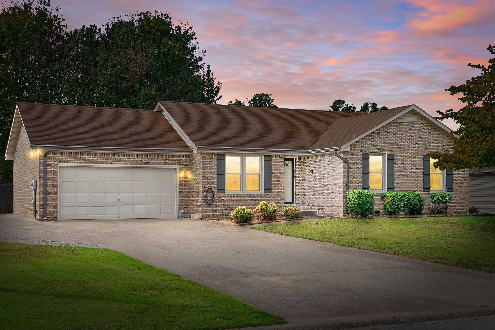 1404 S Shadowlawn Ct Clarksville Tennessee United States, for Sale, residential, Rebekah  Sprabary, Sweet Home Realty & Property Management