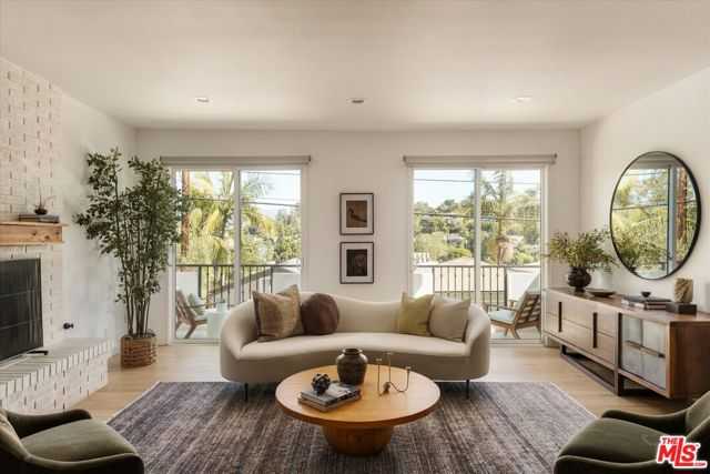2441 Claremont Avenue Los Angeles California United States, for Sale, residential, Joana Laundern, InCom Brokerage Sample