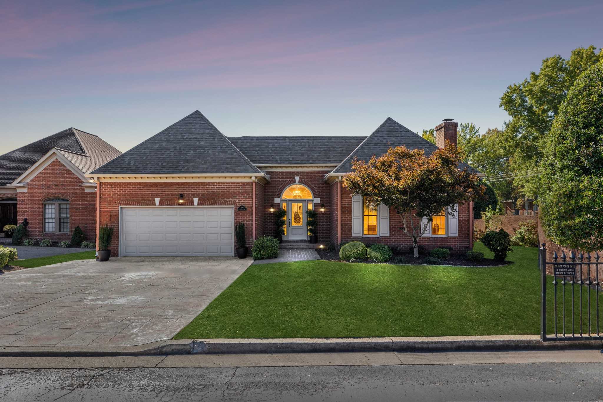 100 Carriage Way Hendersonville Tennessee United States, for Sale, residential, Adam Hanes, LPT Realty