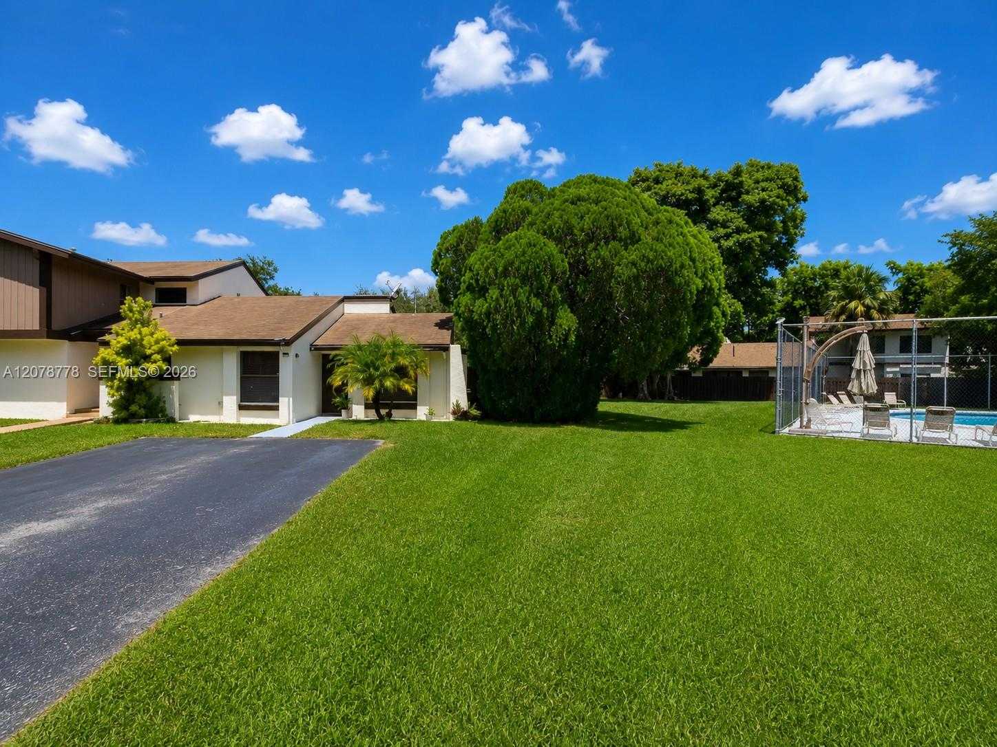 6922 SW 128th Pl Miami Florida United States, for Sale, residential, Nicholas Clark, Incom New Example Office
